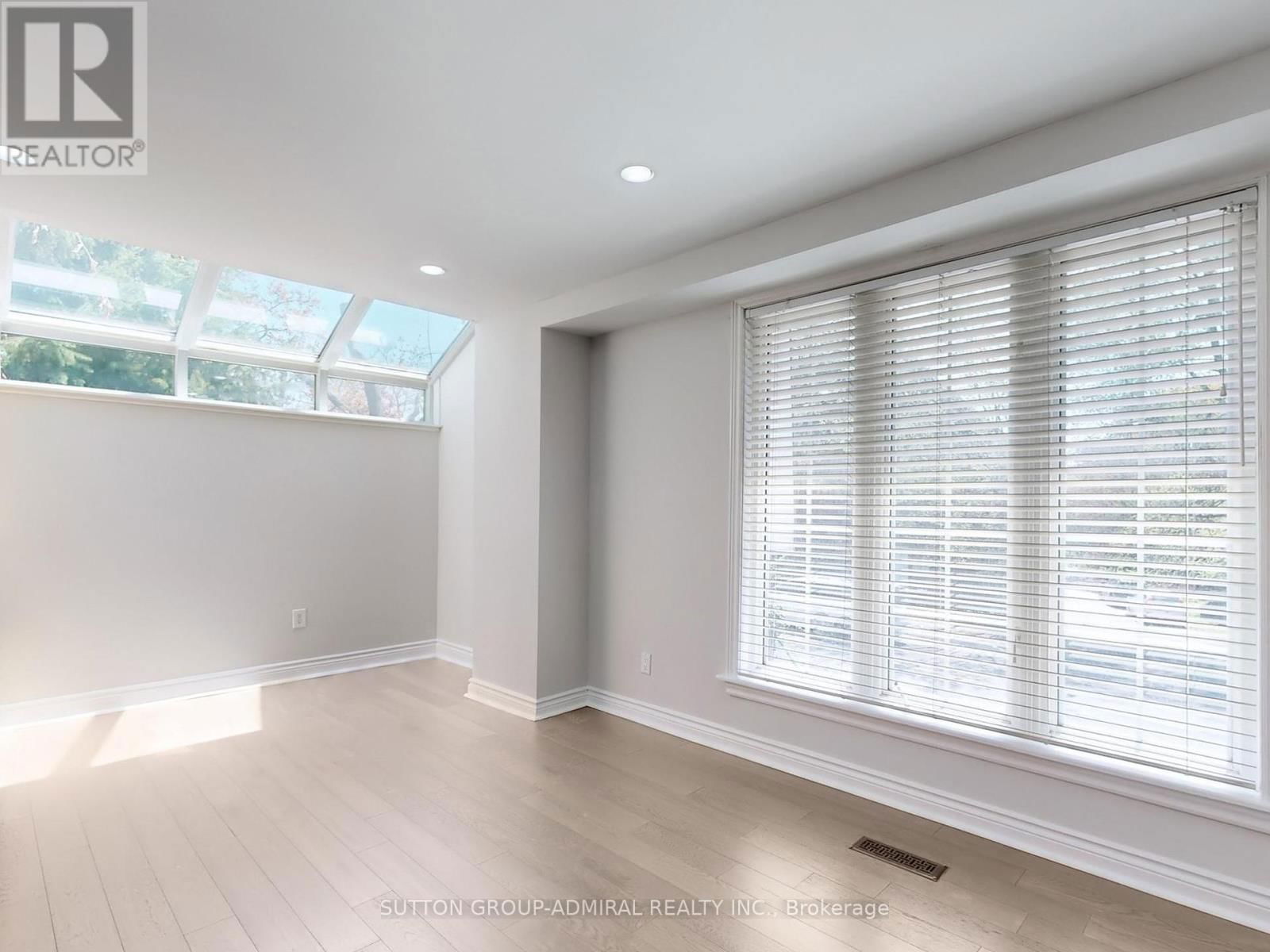 248 GLENGROVE AVENUE WEST Image 9