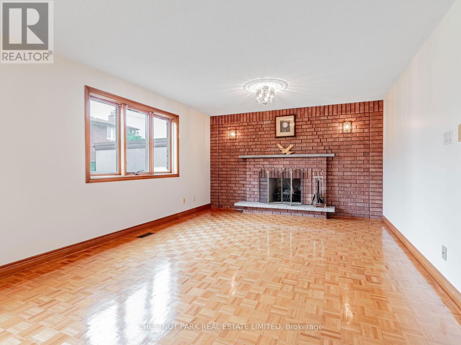 256 COCKSFIELD AVENUE Image 23