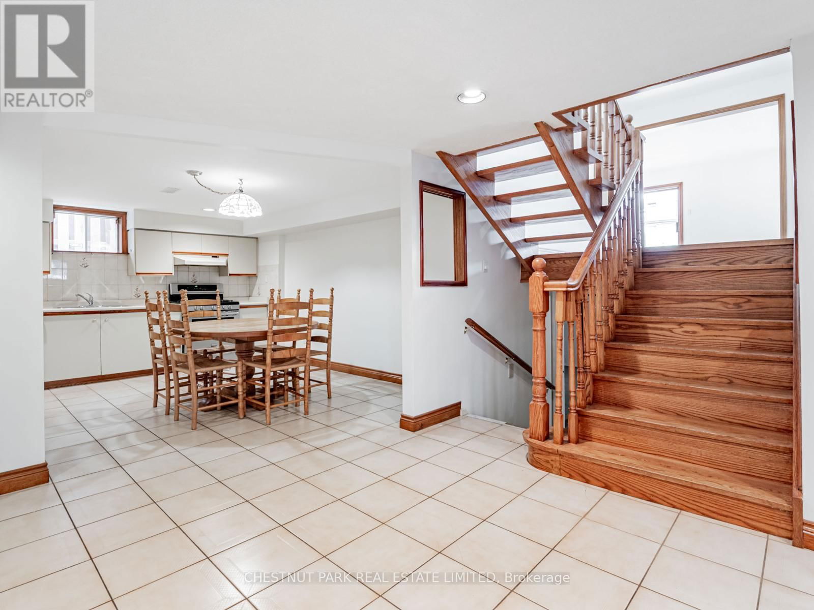 256 COCKSFIELD AVENUE Image 28