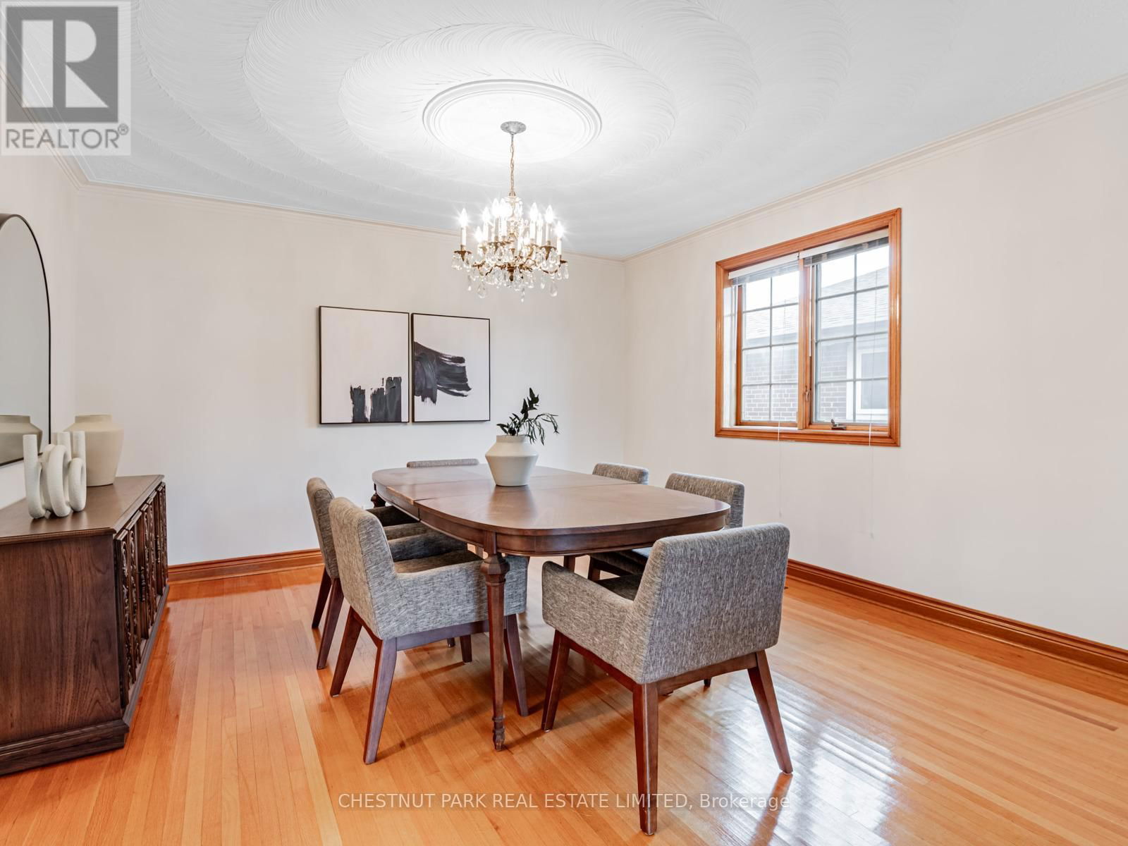 256 COCKSFIELD AVENUE Image 9