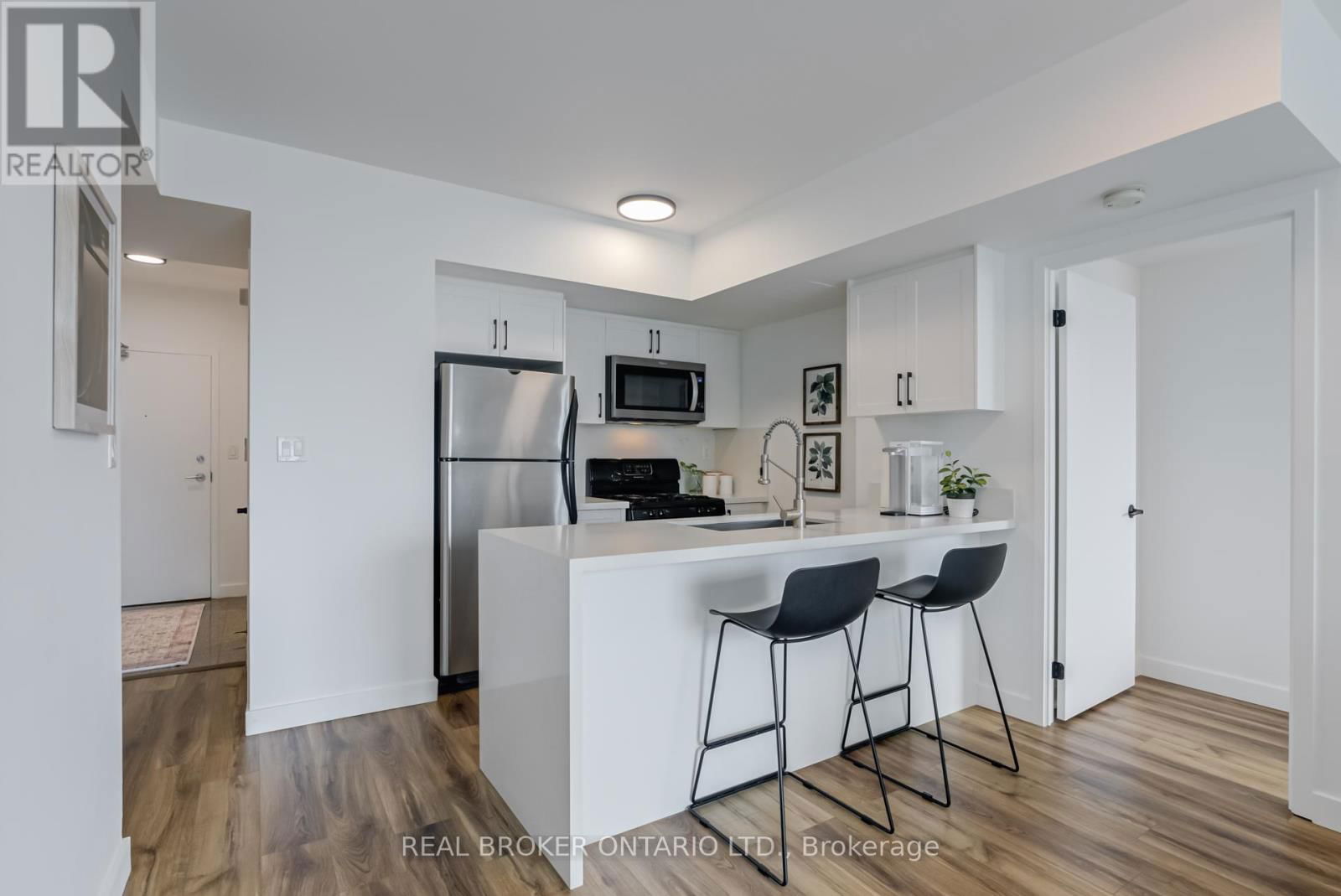 2605 - 5 MARINER TERRACE Image 3