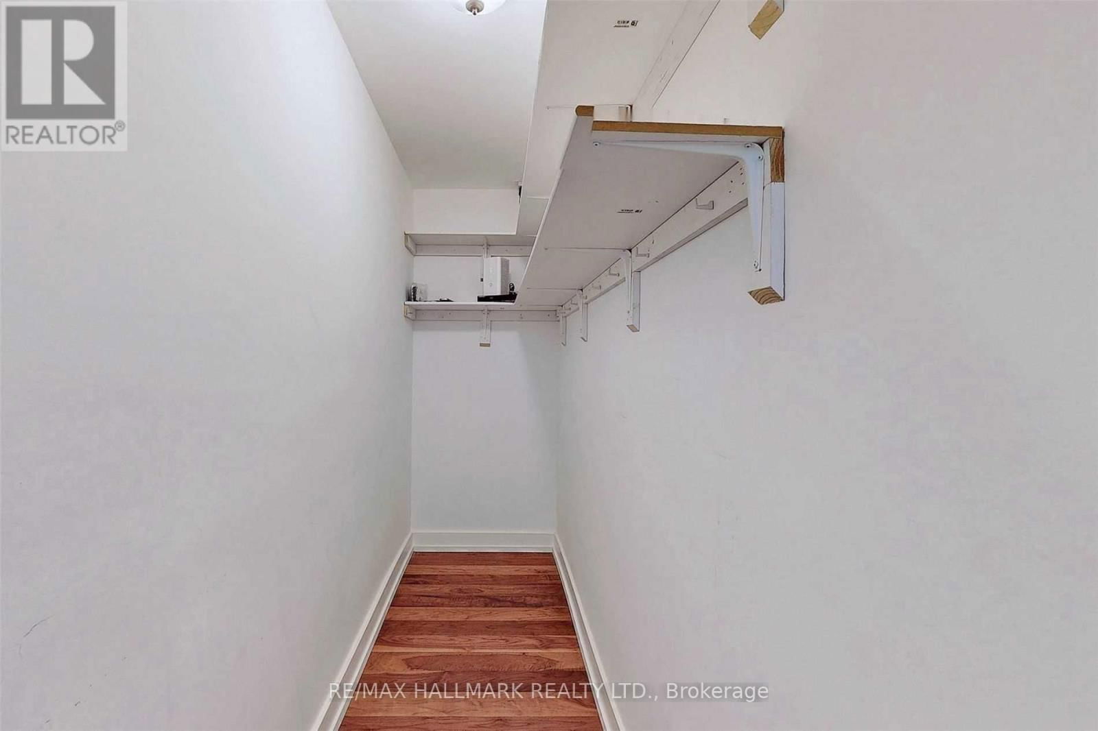 208 - 350 SENECA HILL DRIVE Image 17