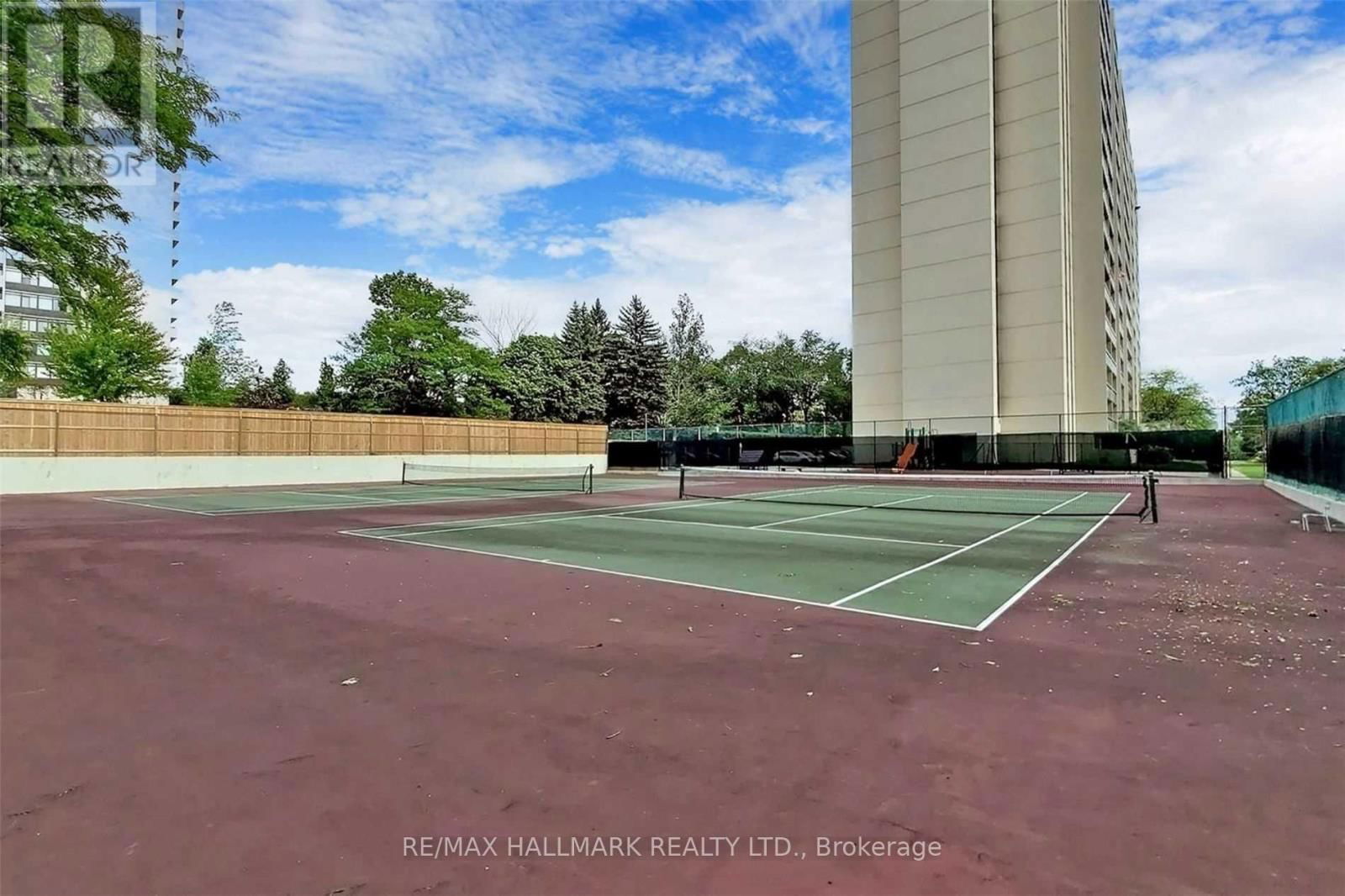 208 - 350 SENECA HILL DRIVE Image 18