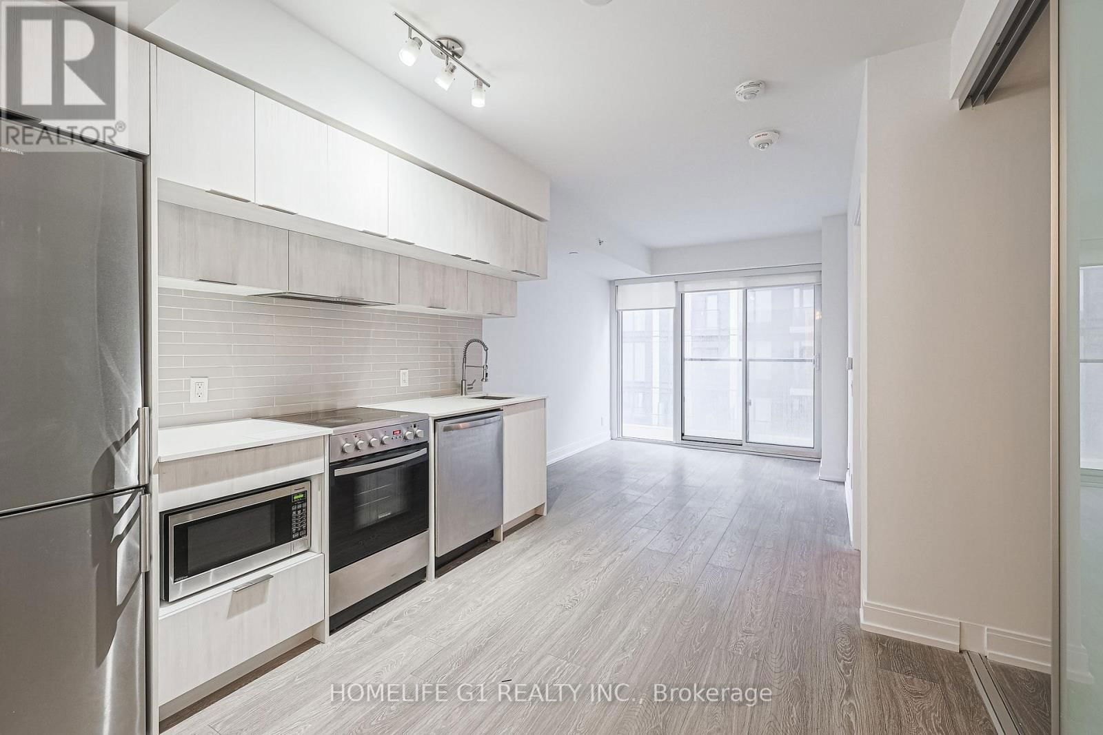 1001 - 181 DUNDAS STREET Image 8