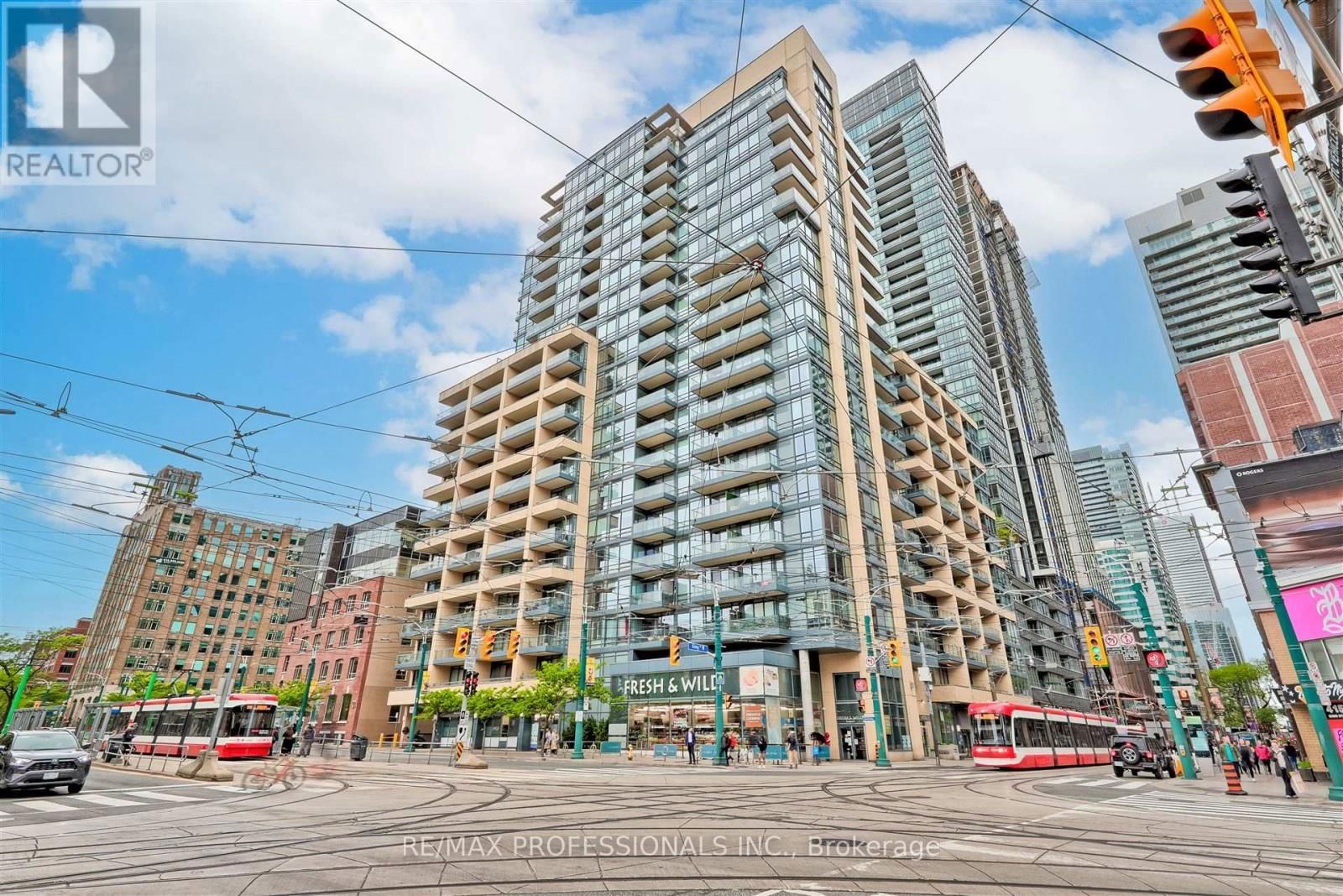 1707 - 438 KING STREET WEST Image 1