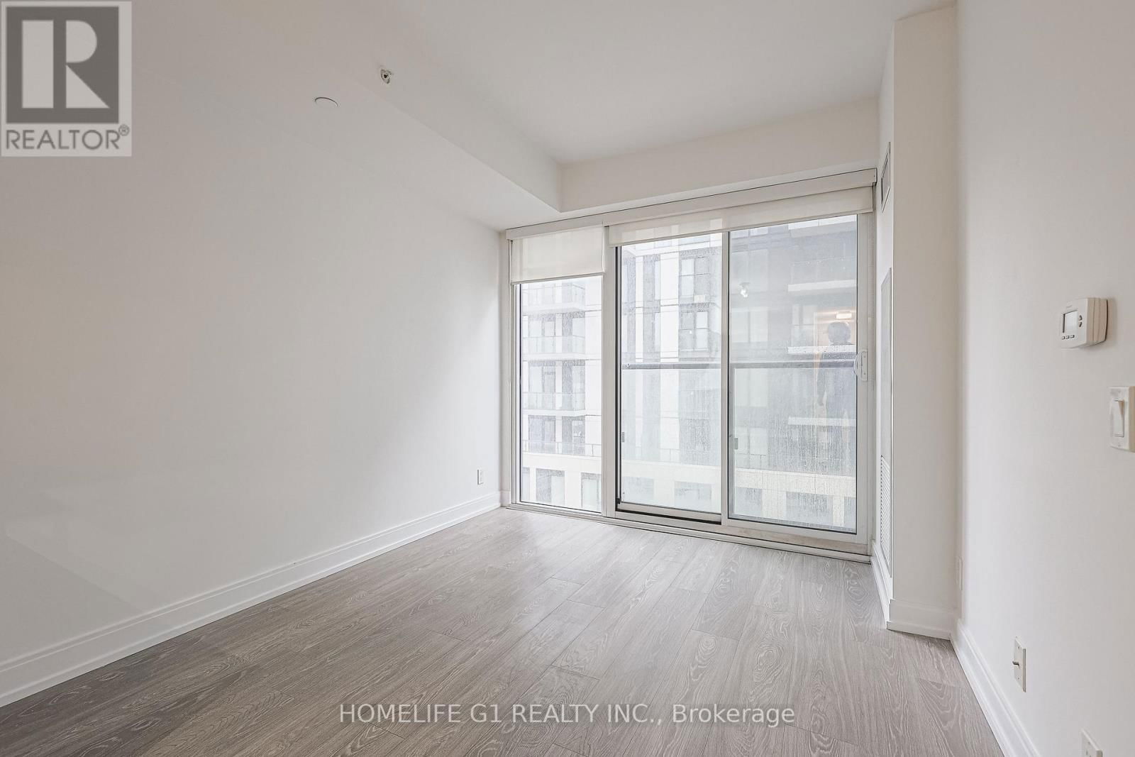 1001 - 181 DUNDAS STREET Image 12