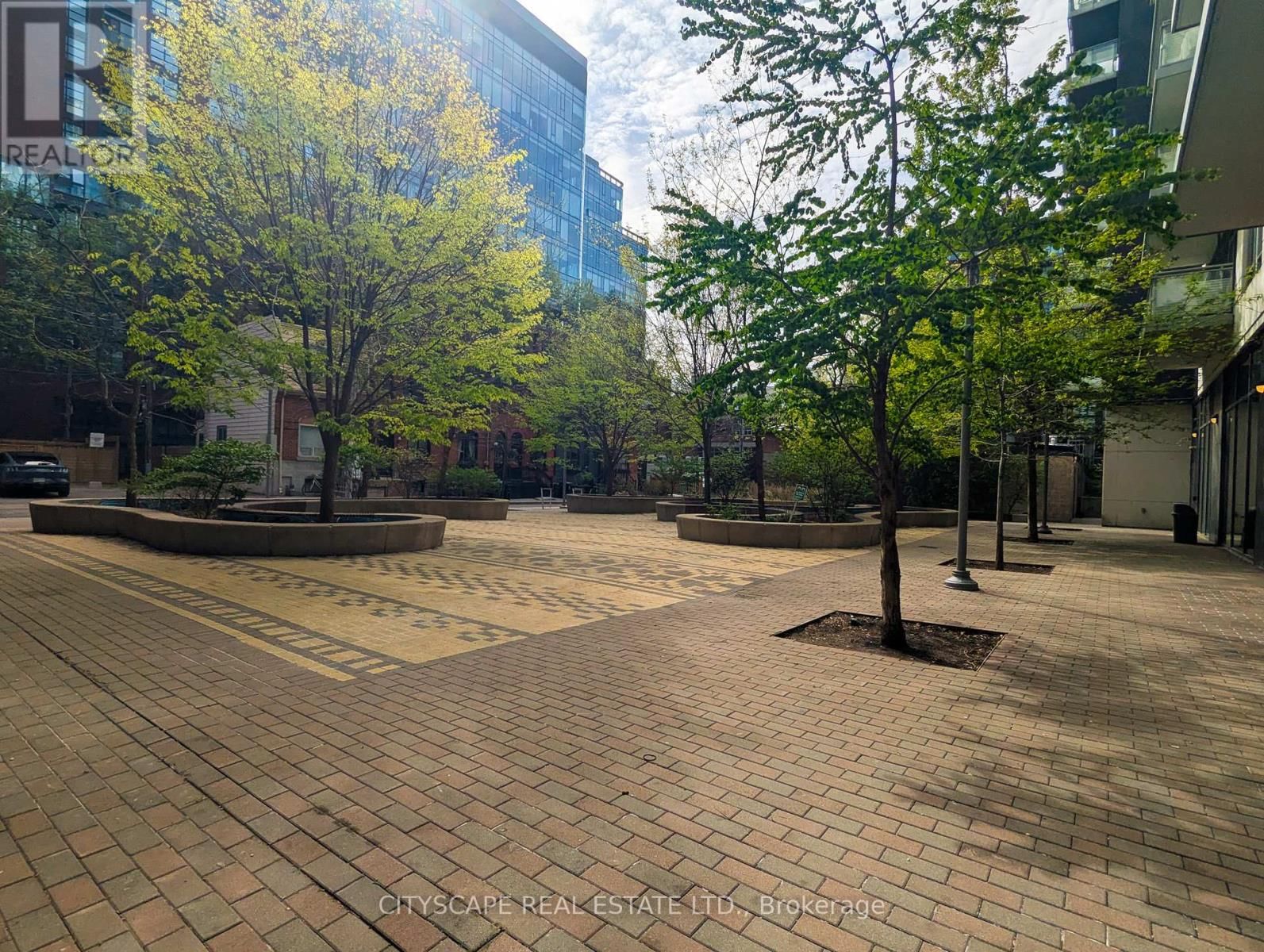 330 - 525 ADELAIDE STREET WEST Image 29