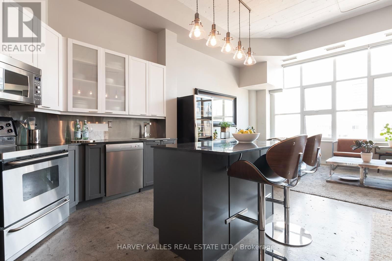 953 - 155 DALHOUSIE STREET Image 2