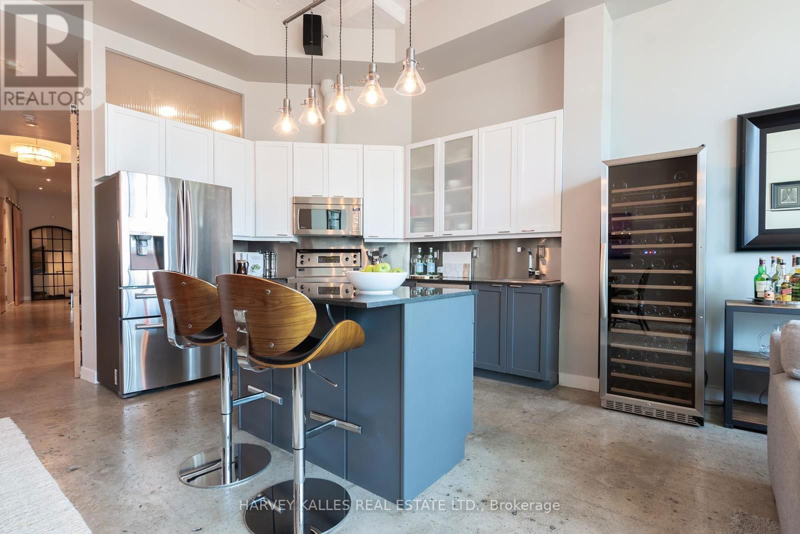 953 - 155 DALHOUSIE STREET Image 3