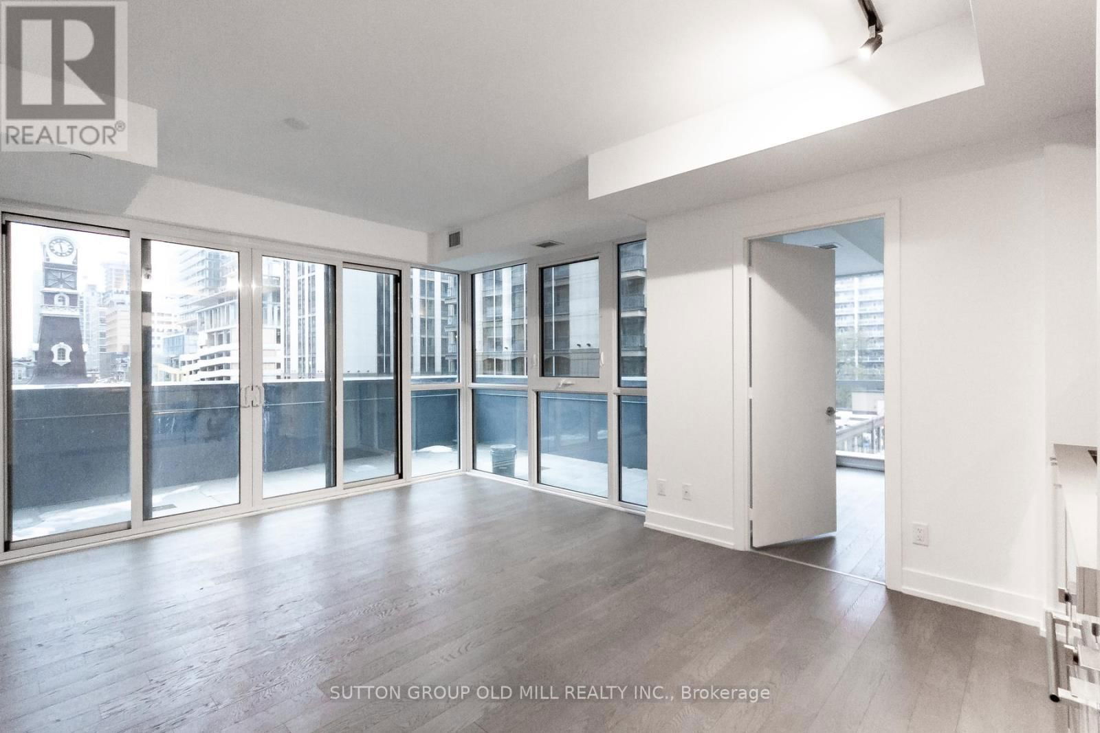 501/601 - 7 GRENVILLE STREET Image 2
