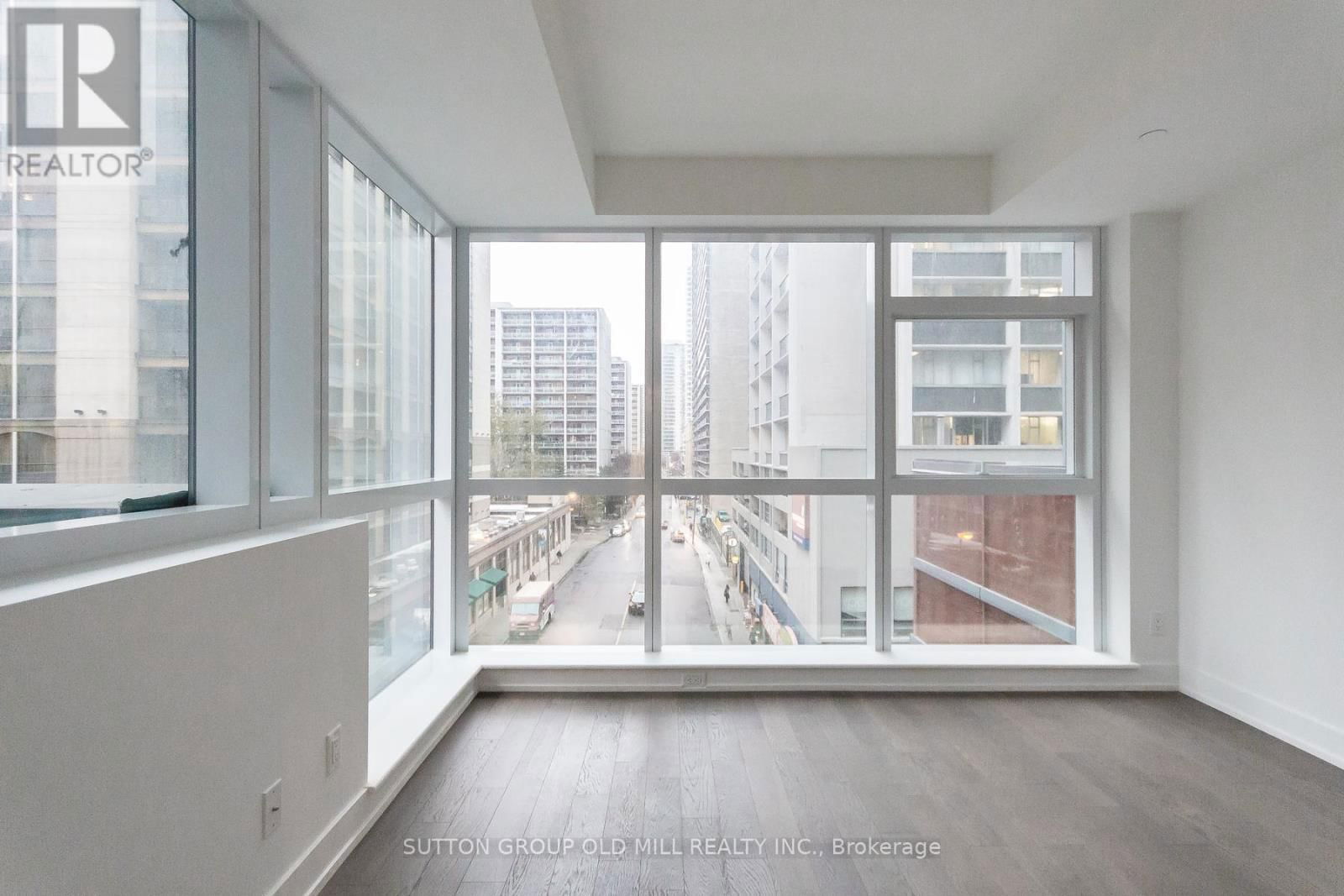 501/601 - 7 GRENVILLE STREET Image 4