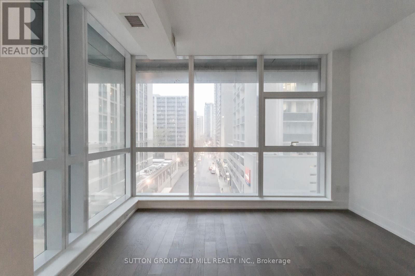 501/601 - 7 GRENVILLE STREET Image 9