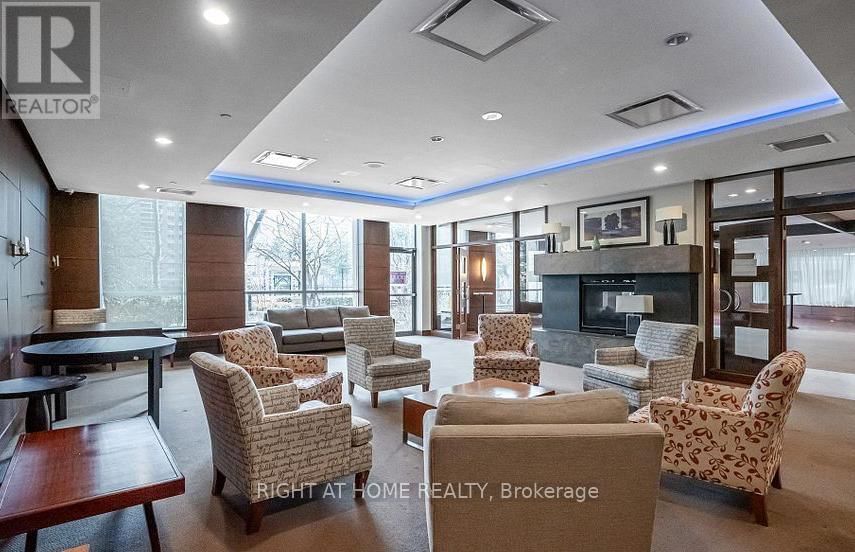 1716 - 15 NORTHTOWN WAY Image 14