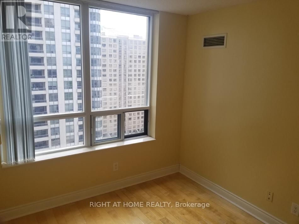 1716 - 15 NORTHTOWN WAY Image 6