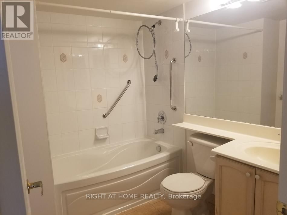 1716 - 15 NORTHTOWN WAY Image 7