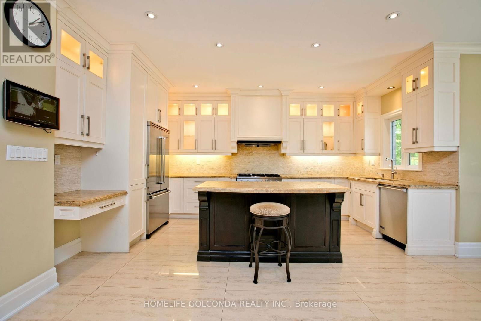394 CONNAUGHT AVENUE Image 10