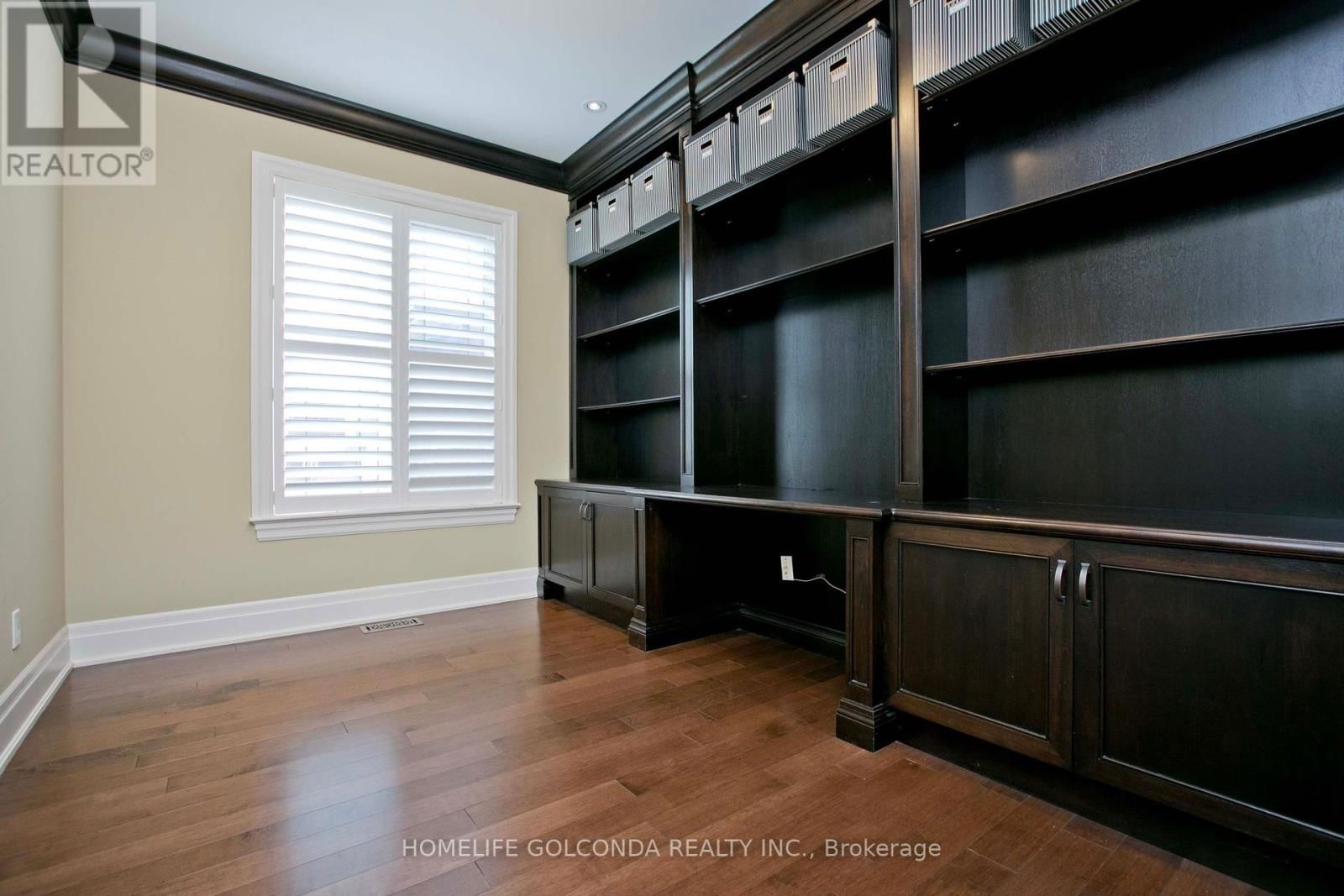 394 CONNAUGHT AVENUE Image 16