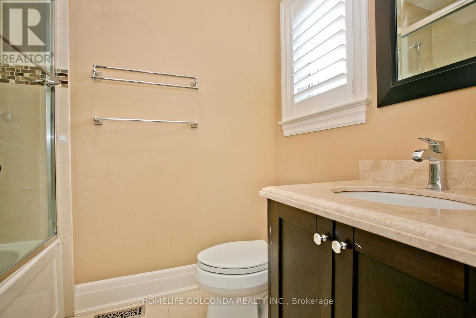 394 CONNAUGHT AVENUE Image 31