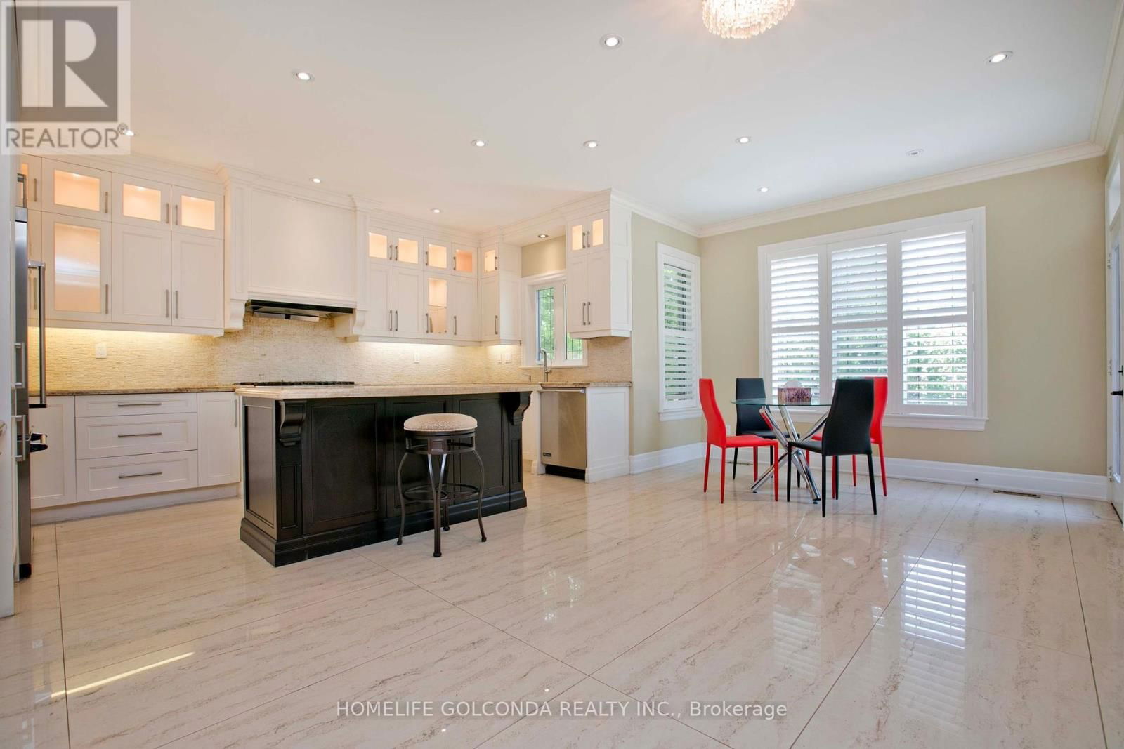 394 CONNAUGHT AVENUE Image 8
