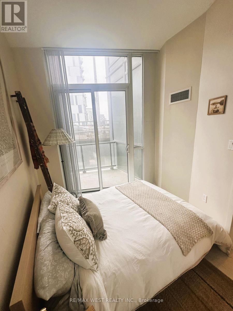 602 - 20 BRUYERES MEWS Image 12