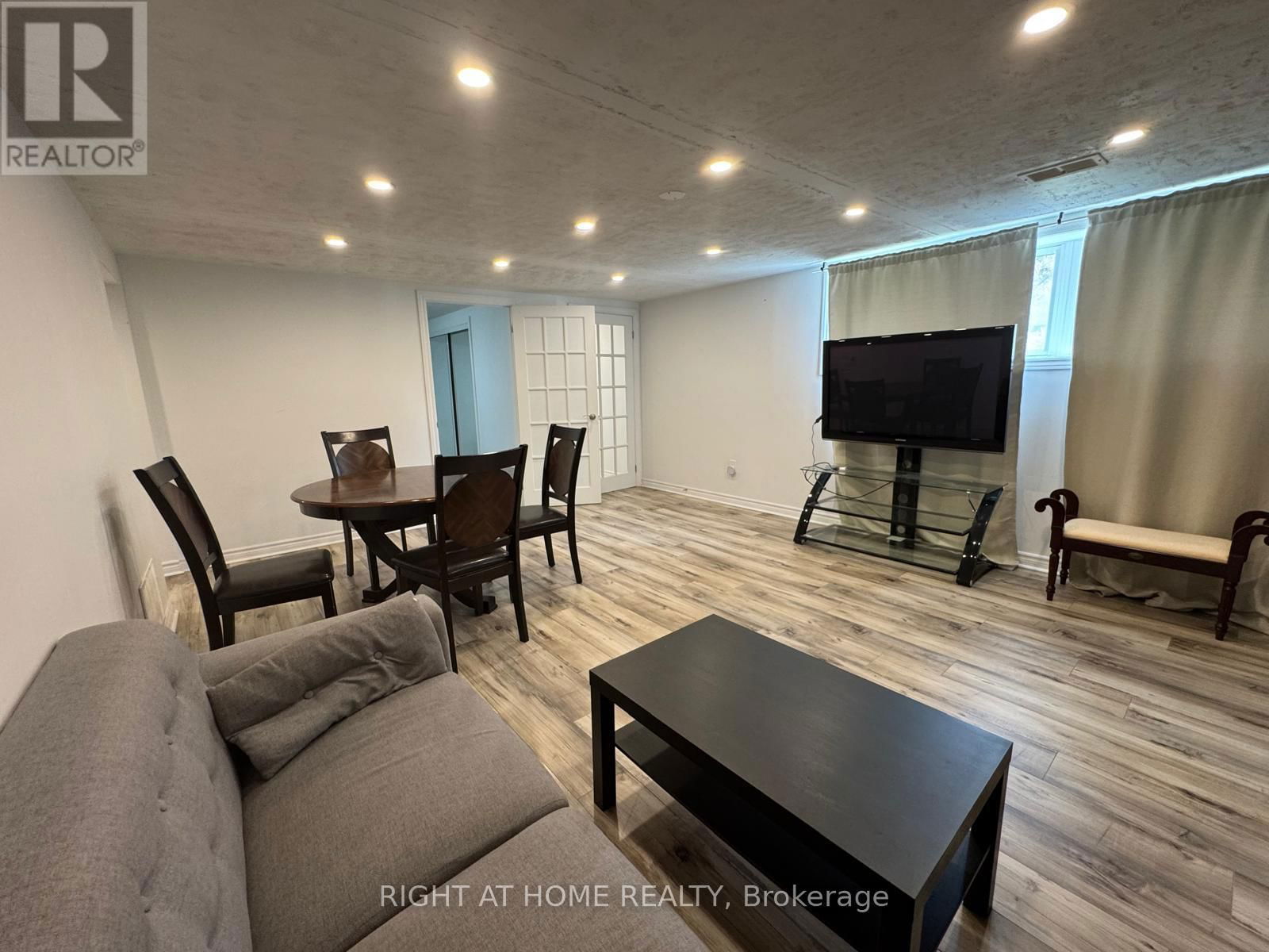 324 BURNETT AVENUE Image 11