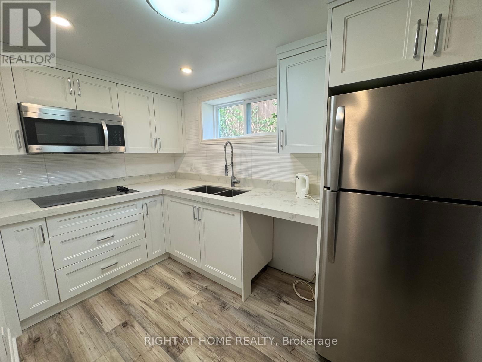 324 BURNETT AVENUE Image 12