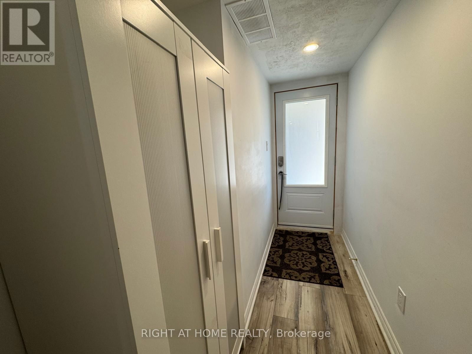 324 BURNETT AVENUE Image 17