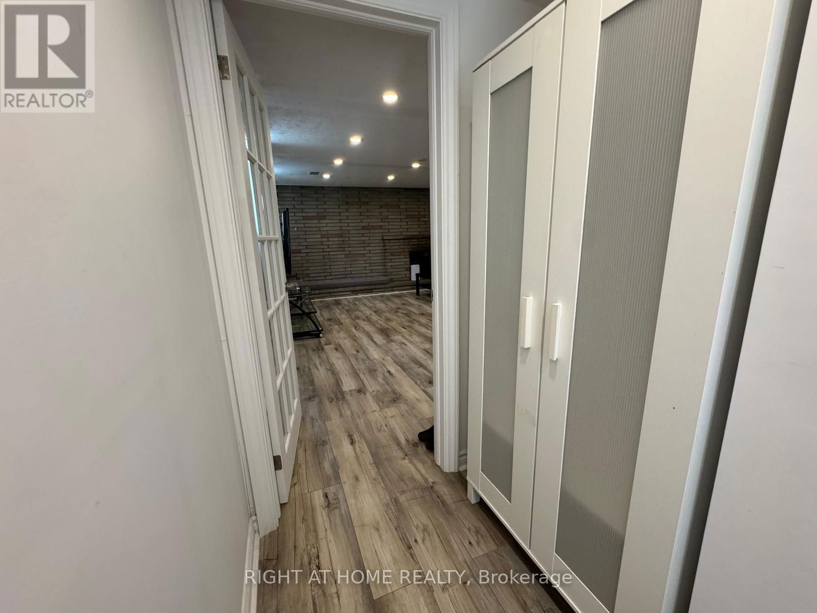 324 BURNETT AVENUE Image 20