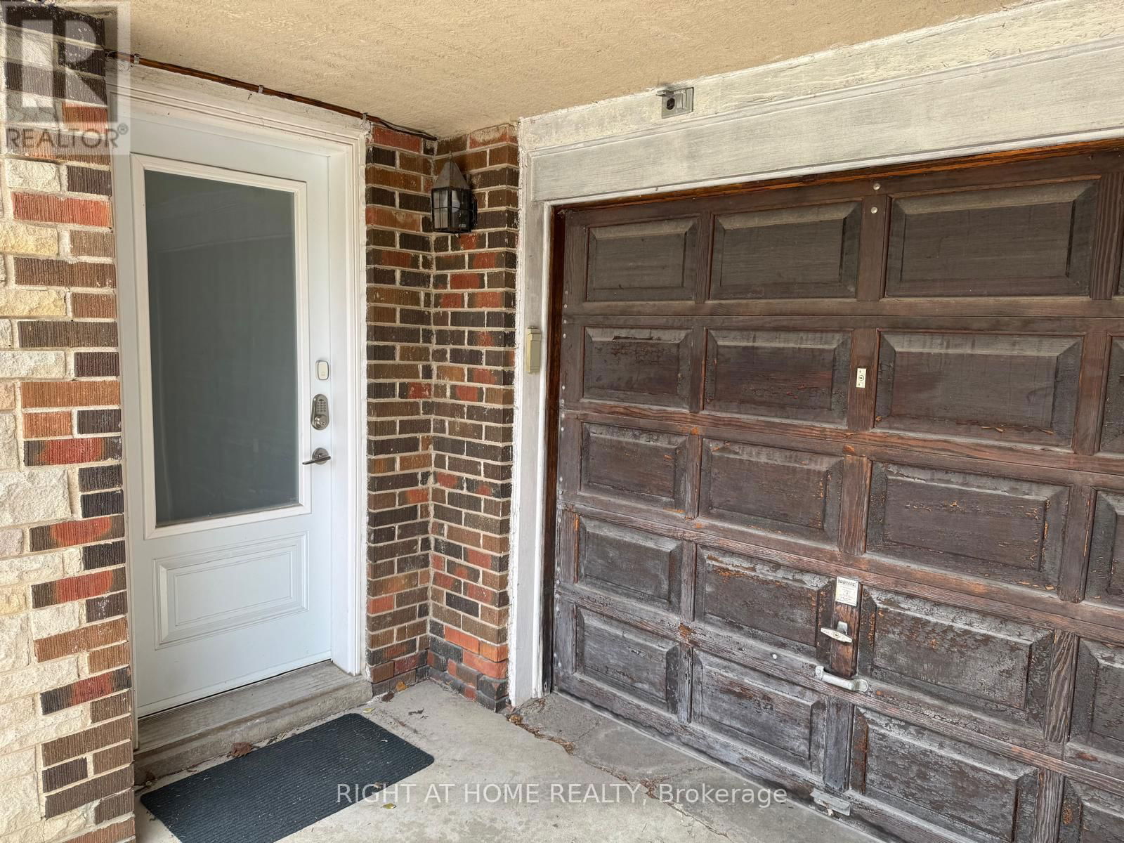 324 BURNETT AVENUE Image 3