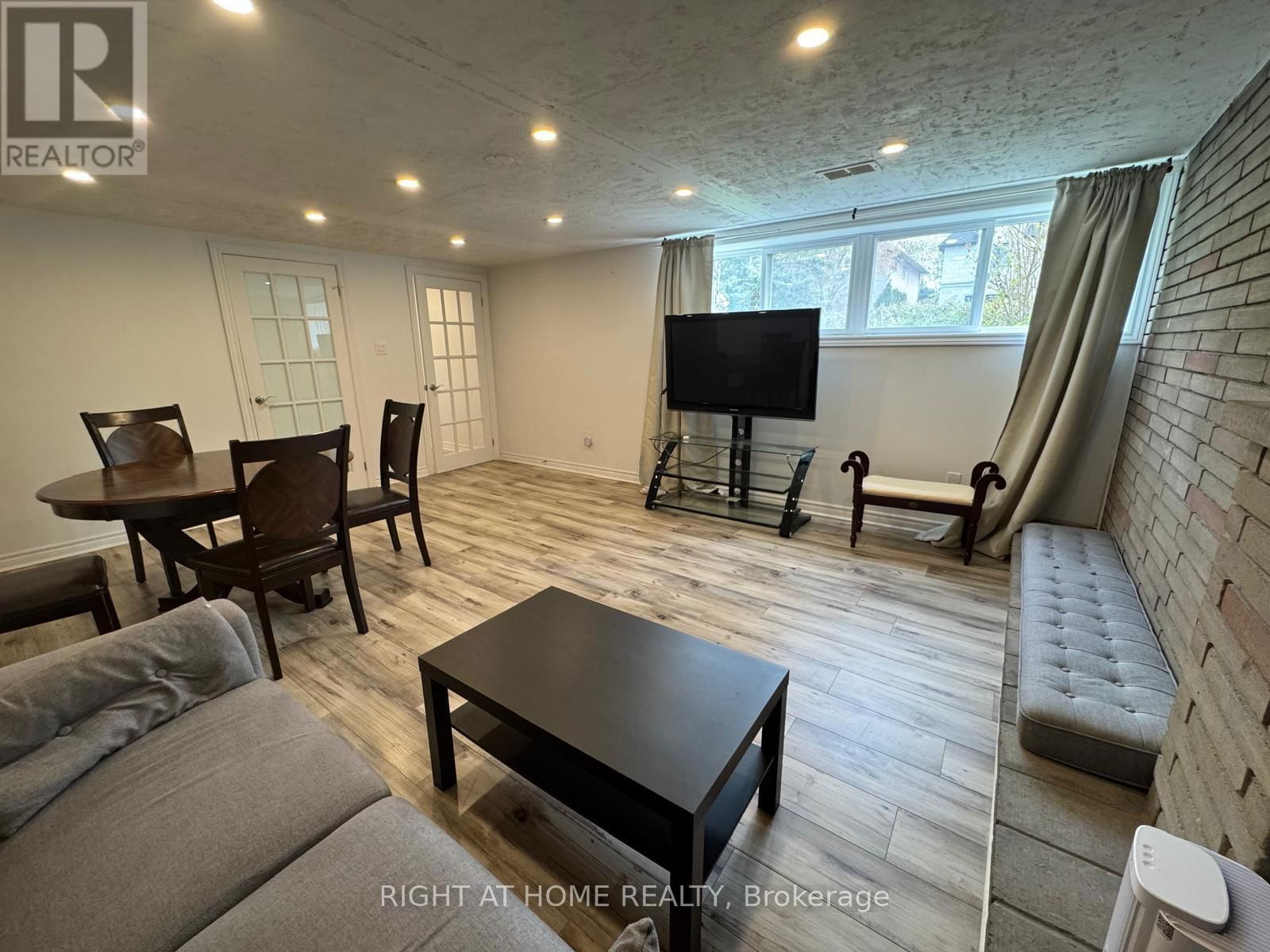 324 BURNETT AVENUE Image 7