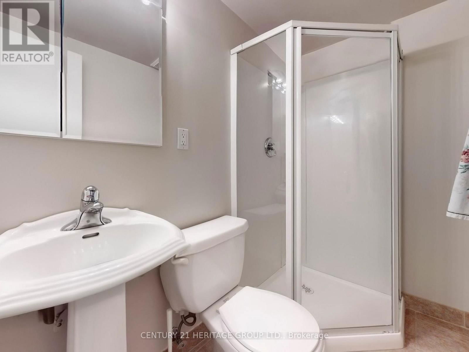 45 REIBER CRESCENT Image 22