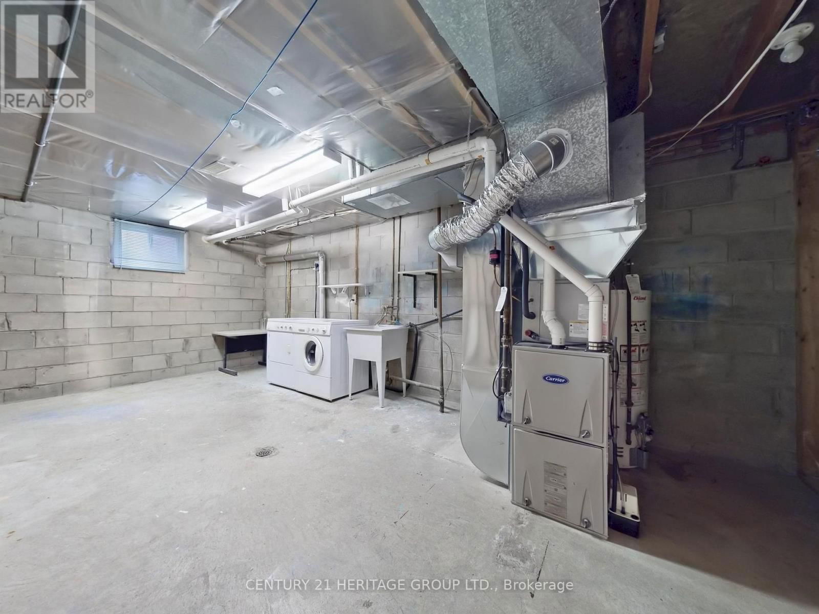 45 REIBER CRESCENT Image 23