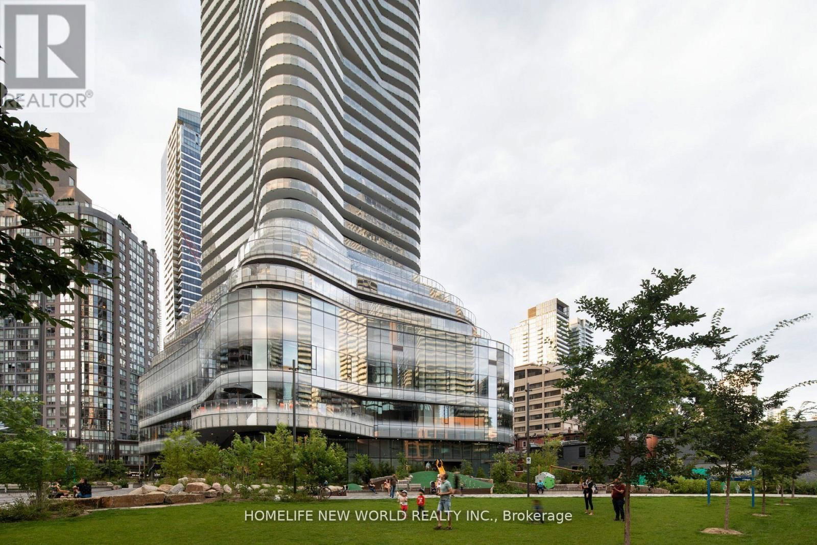 402 - 11 WELLESLEY STREET WEST Image 2