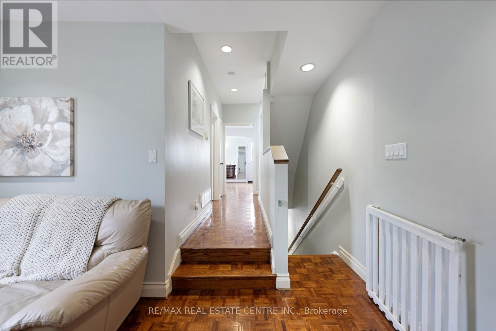 14 CHURCHILL AVENUE Image 18