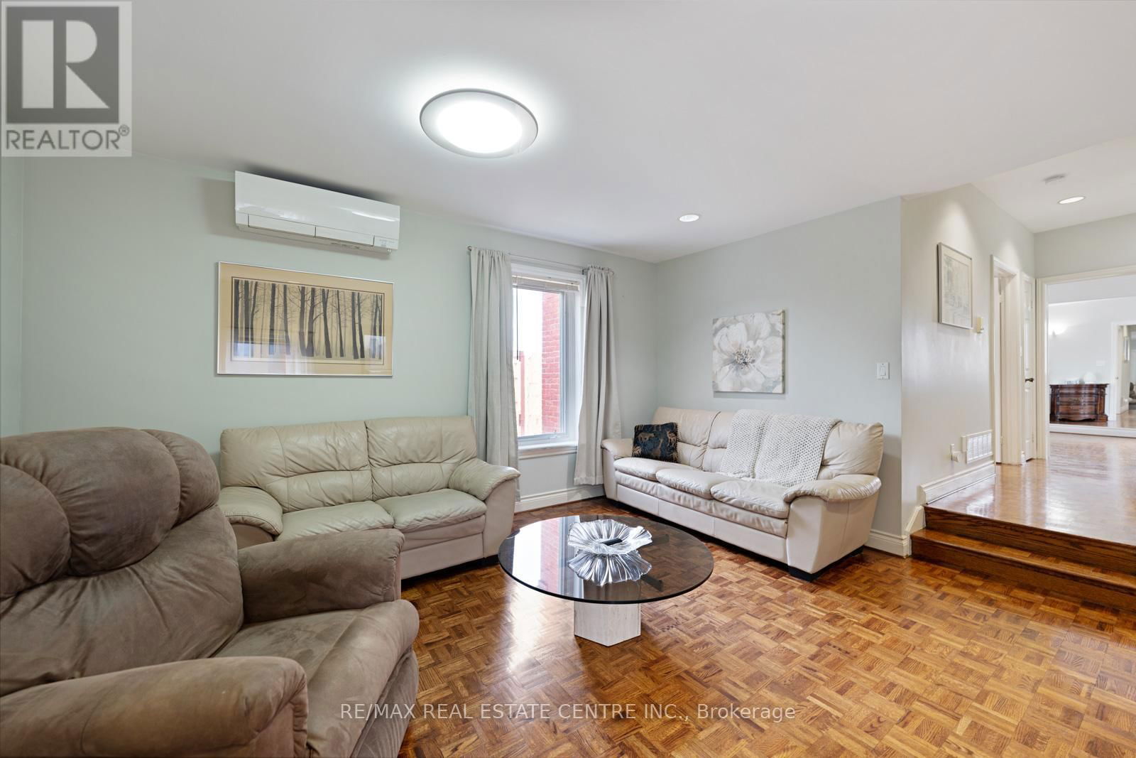 14 CHURCHILL AVENUE Image 20