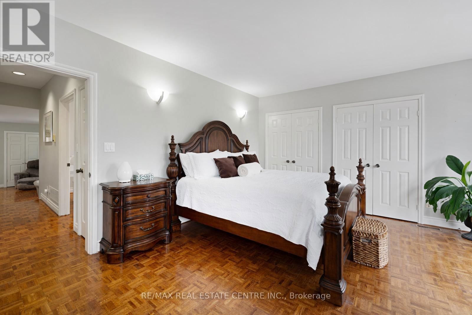14 CHURCHILL AVENUE Image 27