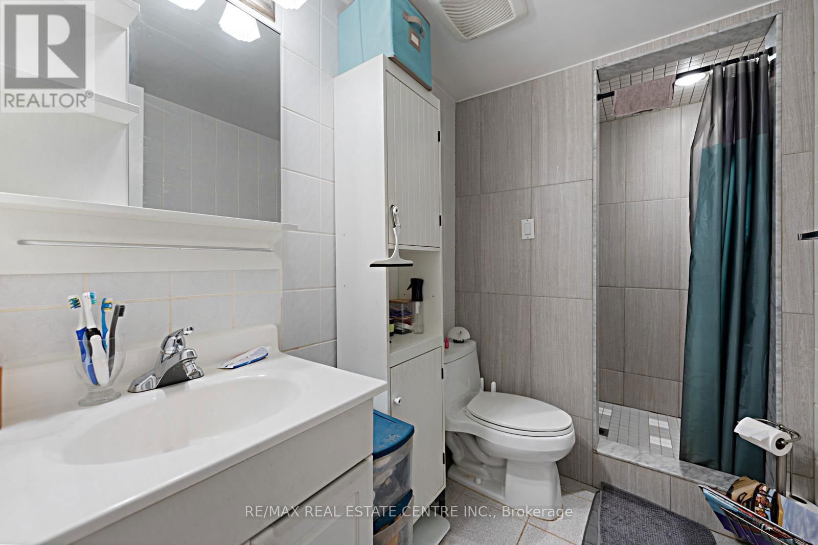 14 CHURCHILL AVENUE Image 41