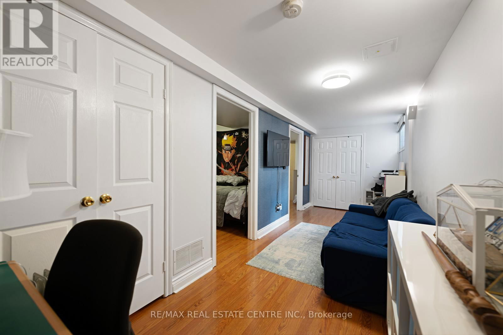 14 CHURCHILL AVENUE Image 42