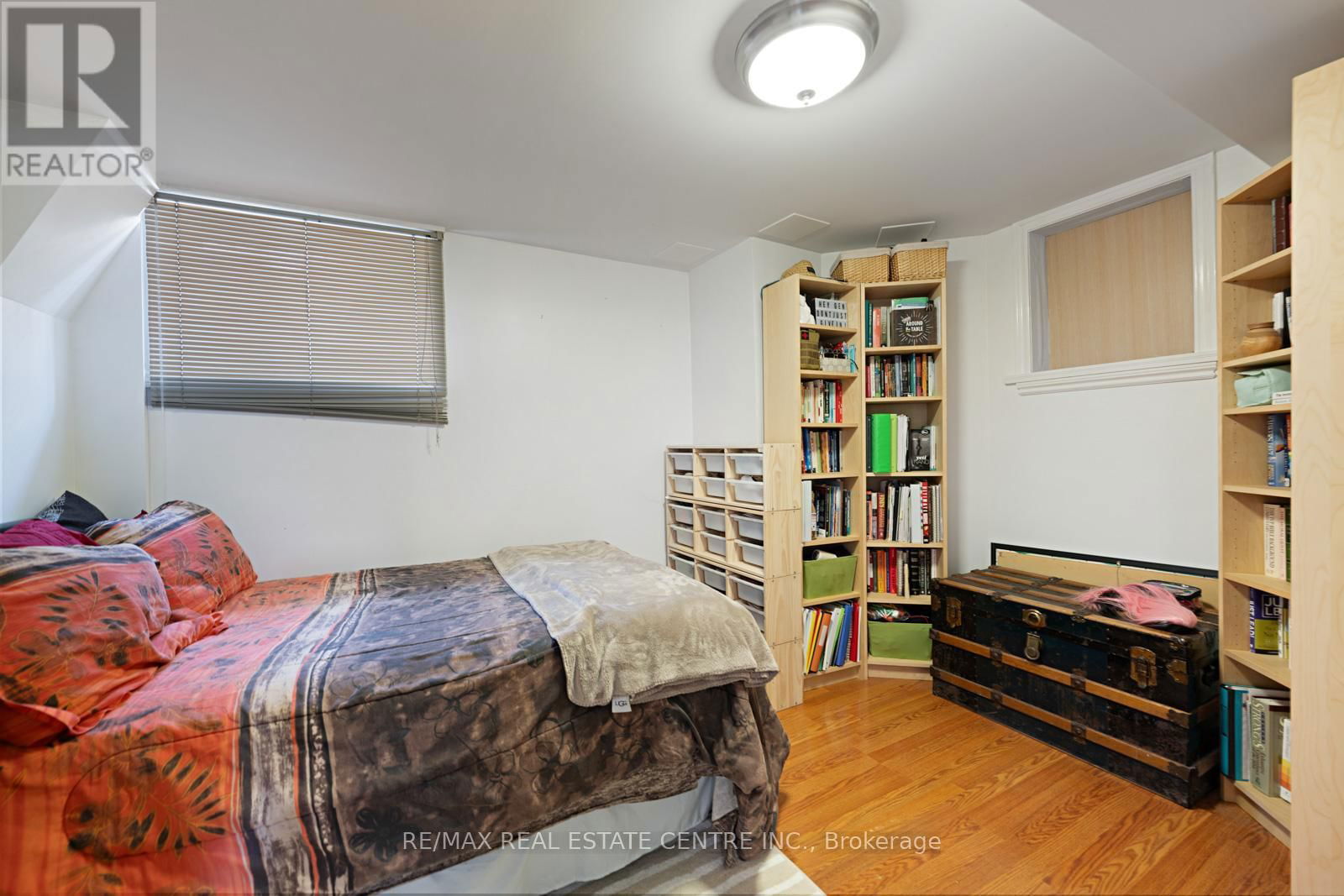 14 CHURCHILL AVENUE Image 43