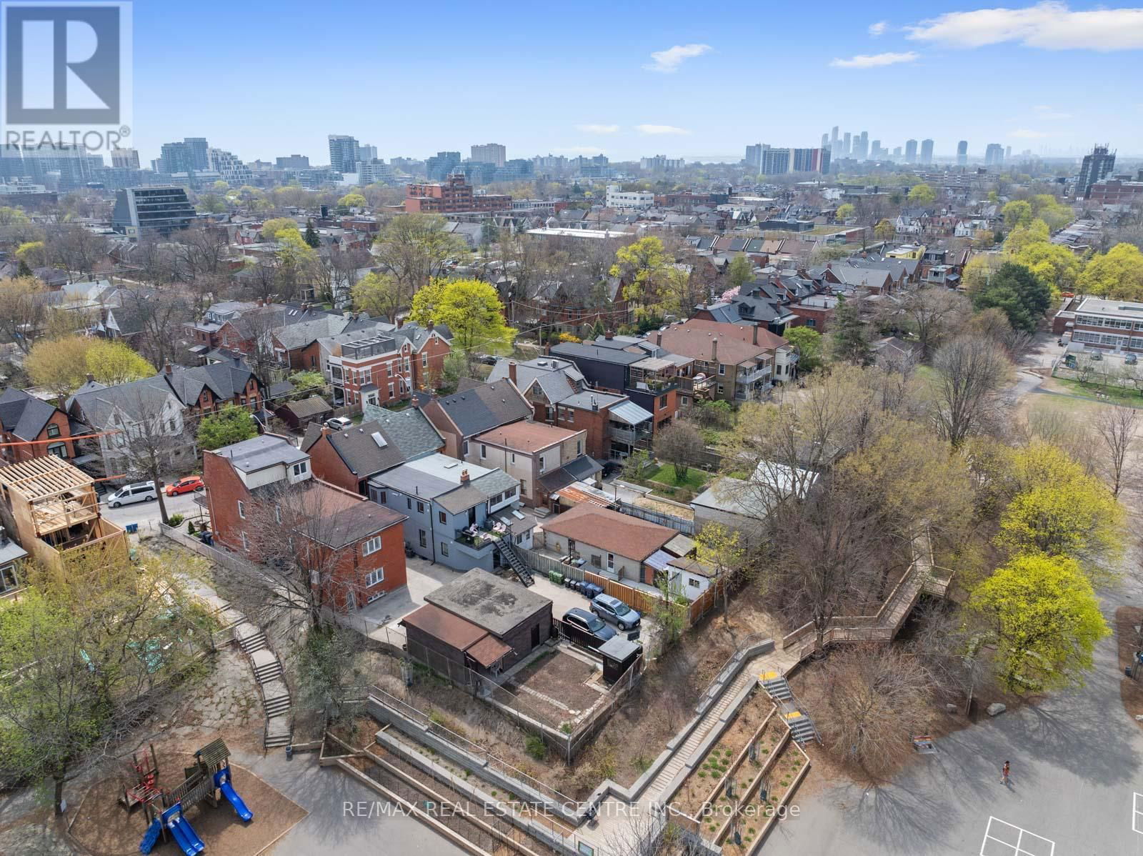 14 CHURCHILL AVENUE Image 49