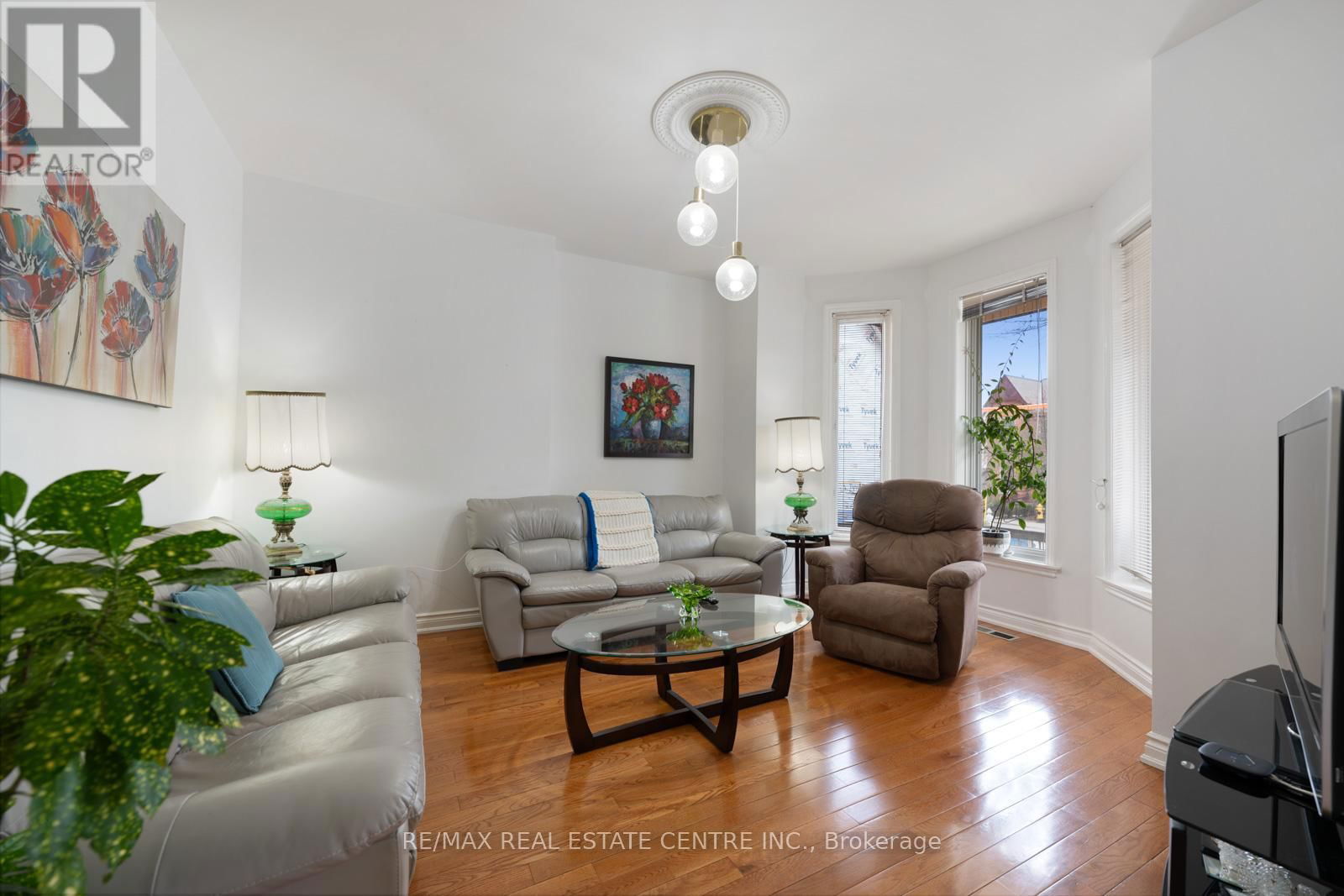 14 CHURCHILL AVENUE Image 5