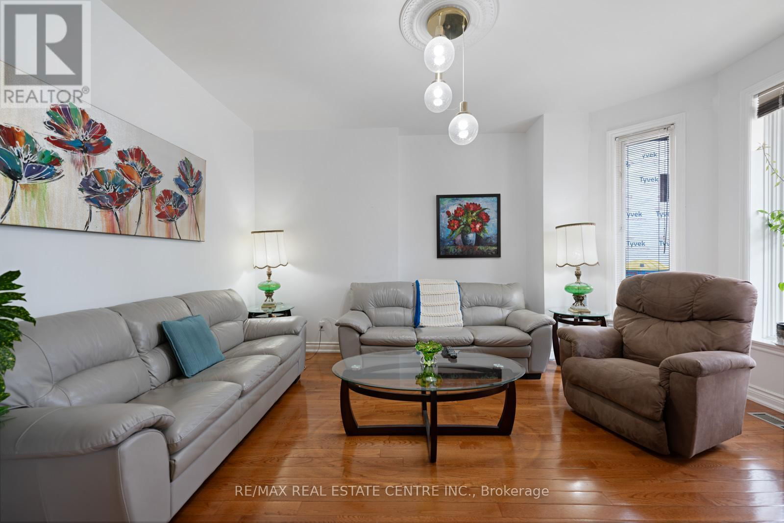 14 CHURCHILL AVENUE Image 6