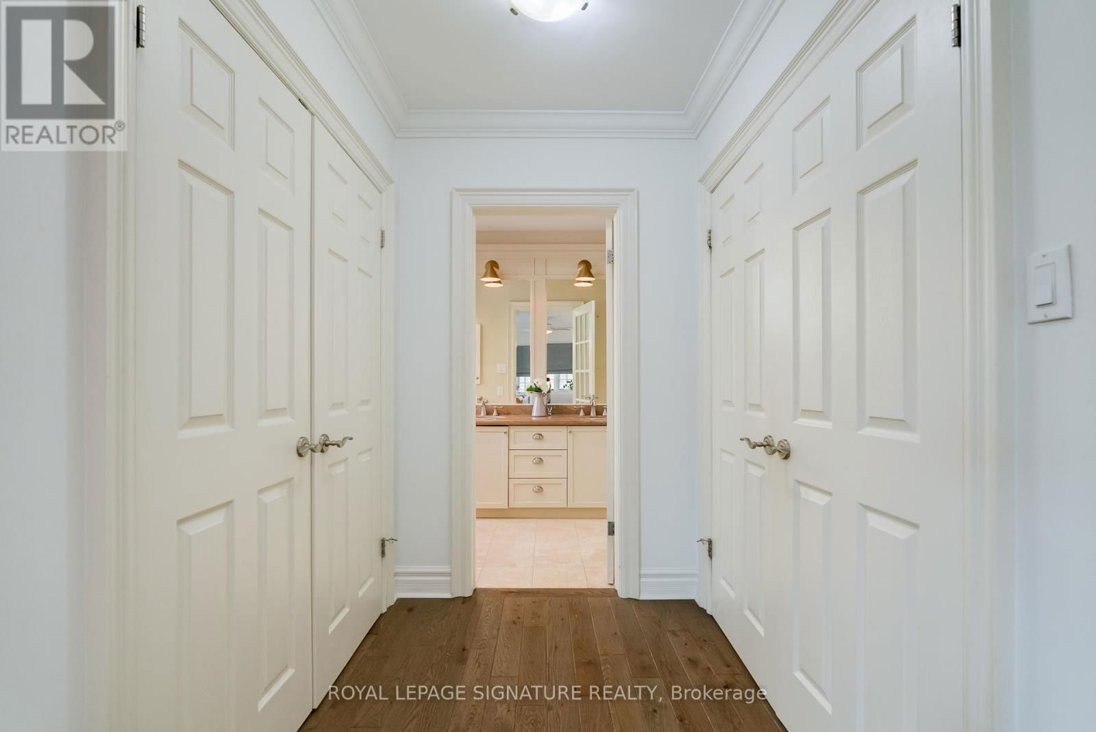 18 WEYBOURNE CRESCENT Image 13