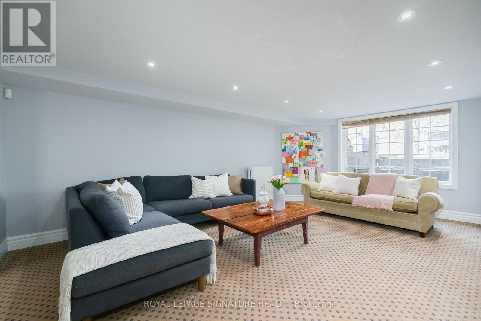 18 WEYBOURNE CRESCENT Image 17