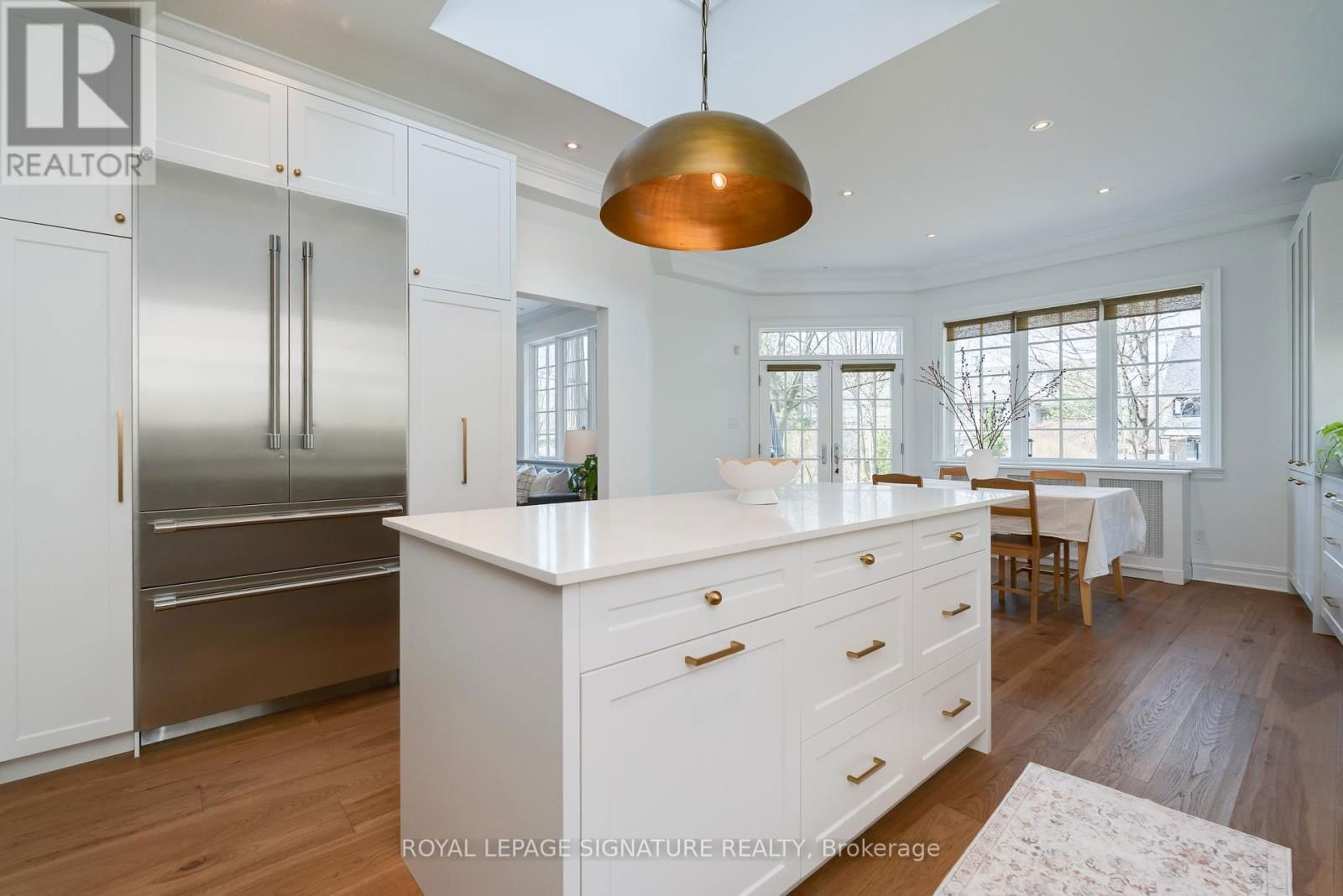 18 WEYBOURNE CRESCENT Image 6