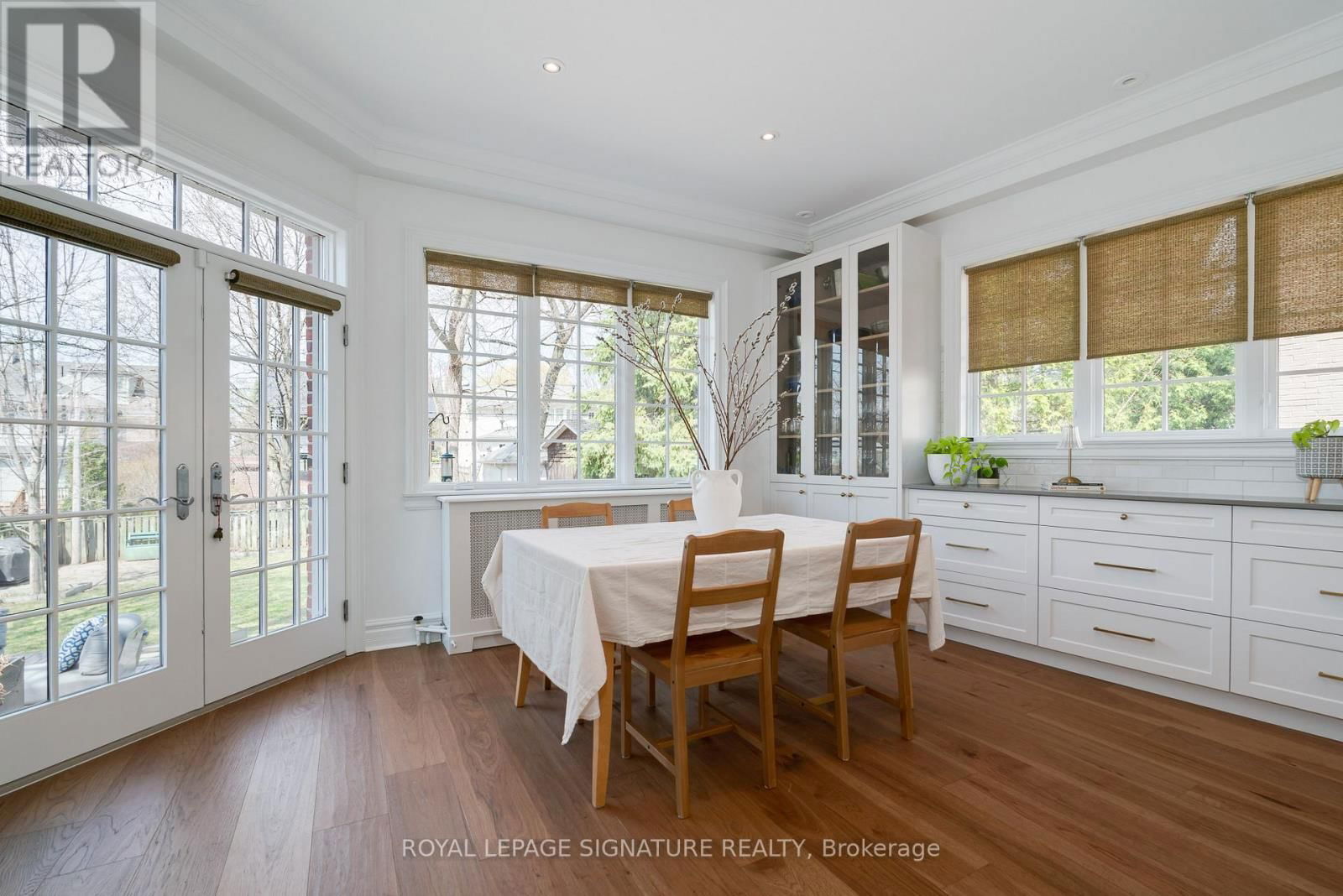 18 WEYBOURNE CRESCENT Image 7