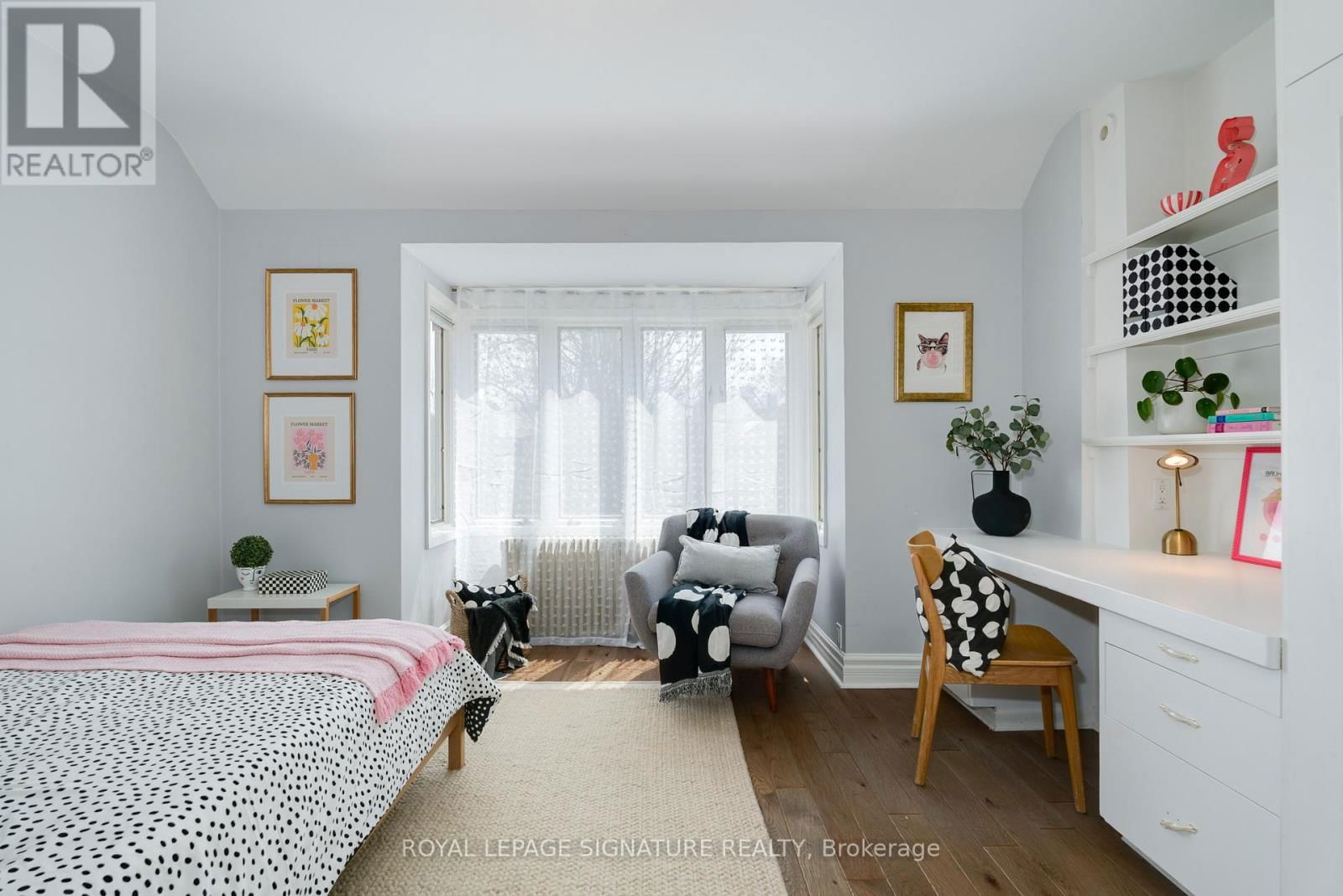 18 WEYBOURNE CRESCENT Image 8