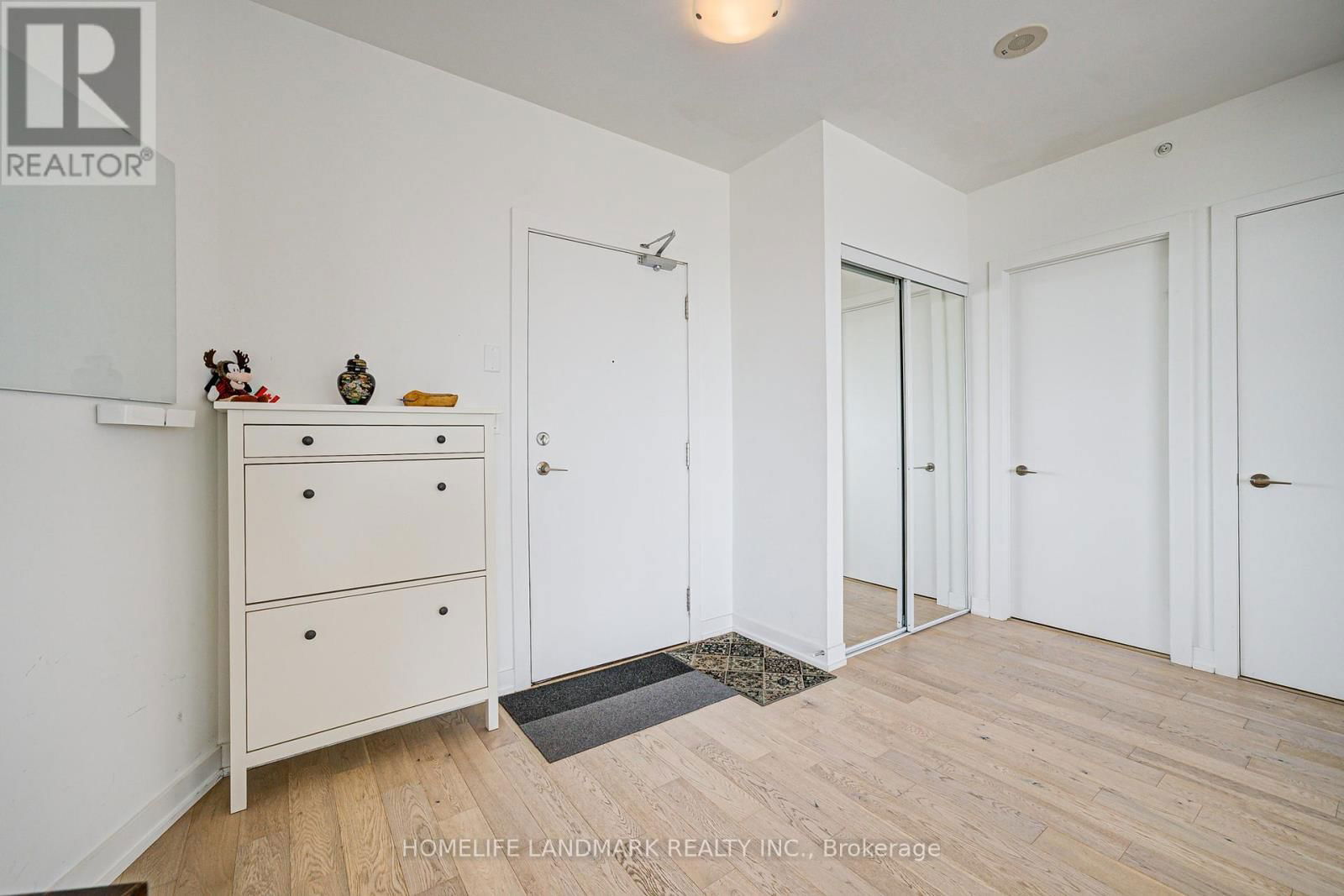 2611 - 20 BRUYERES MEWS Image 3