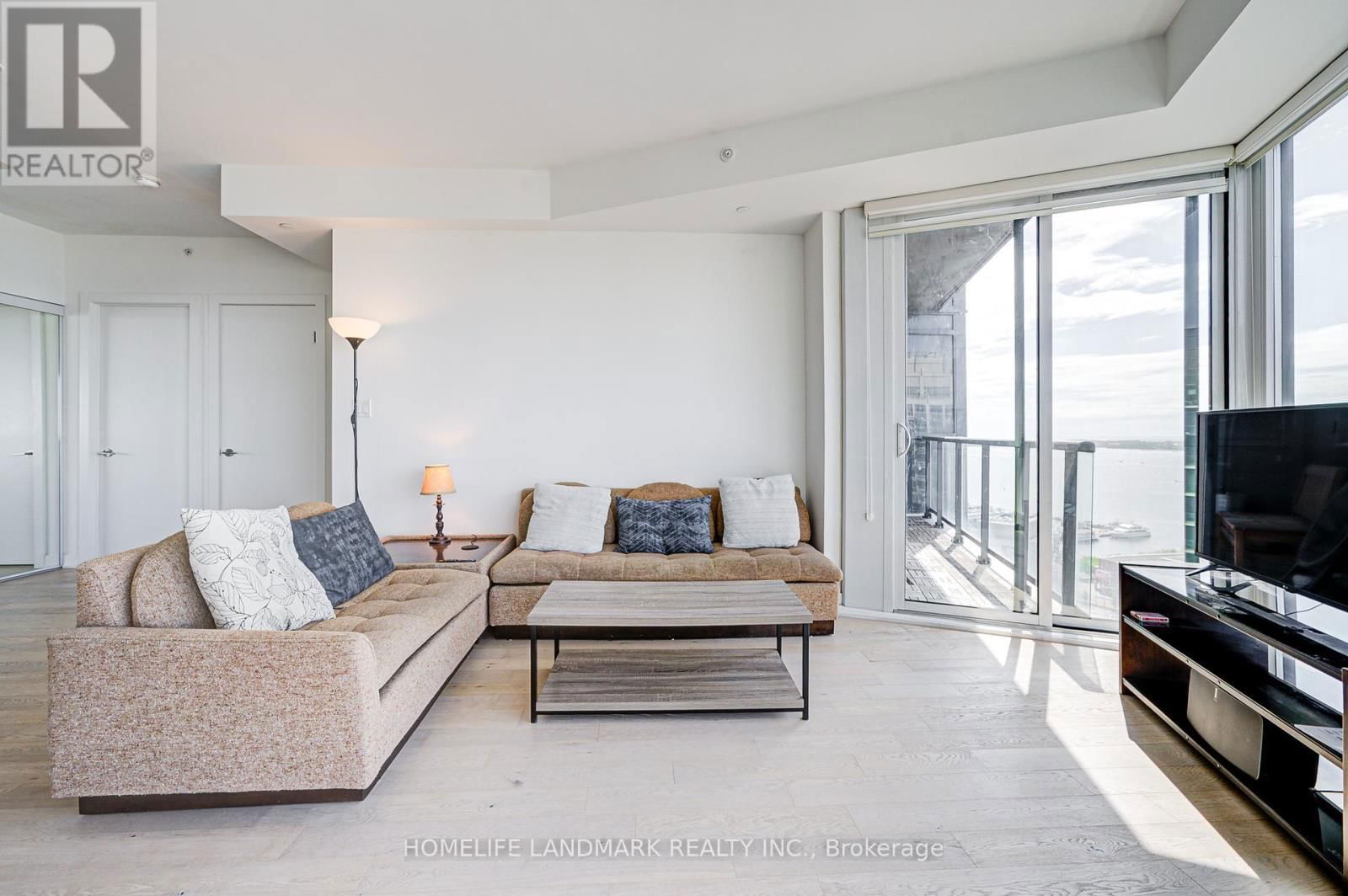 2611 - 20 BRUYERES MEWS Image 6