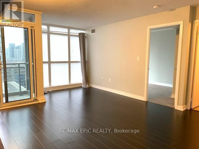 1610 - 10 CAPREOL COURT Image 5